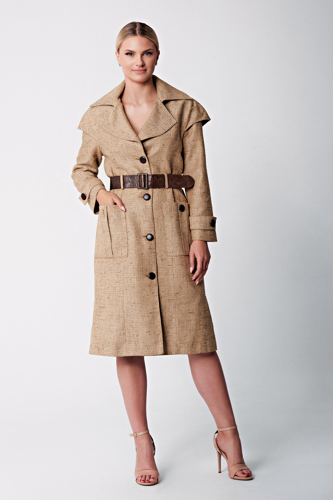 The camel coat | wild silk with leather details