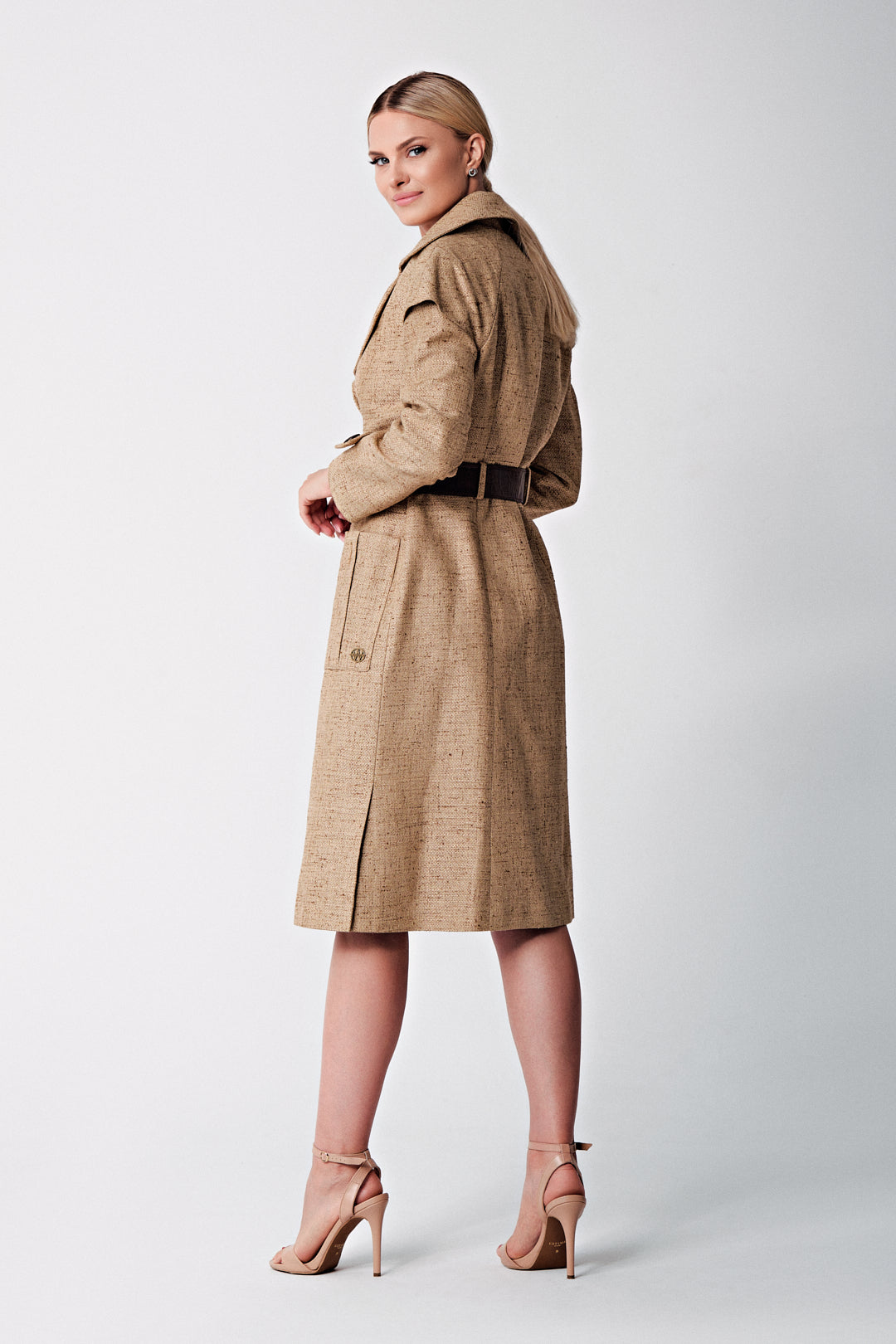 The camel coat | wild silk with leather details