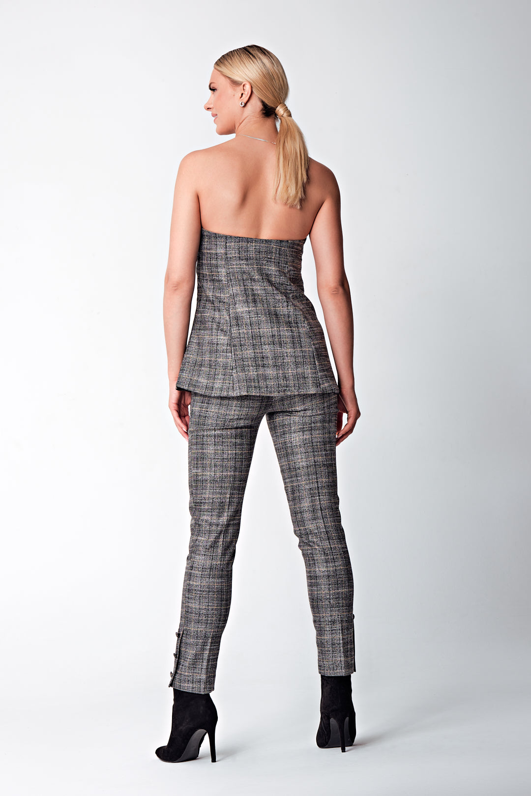 Paola | Ankle-length silver plaid trousers
