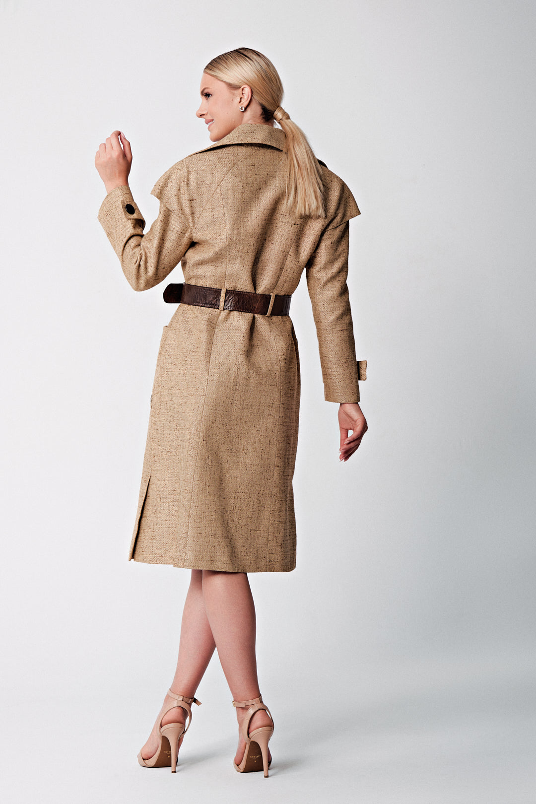 SILK COAT WITH BUTTONS AND LEATHER BELT